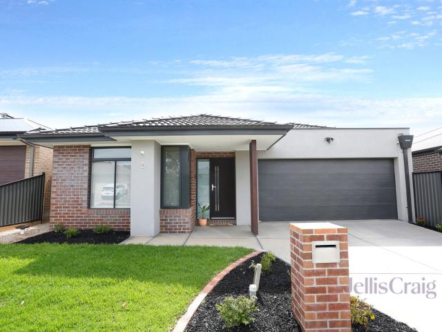 Stylish Family Living in a Serene Court Location