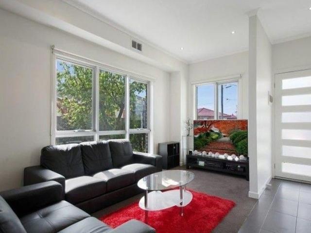 Stylish Family Living in a Sought After Neighbourhood