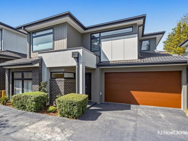 Stylish Family Living in a Sought After Ringwood North Pocket