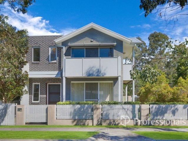 Stylish Family Living in an Unbeatable Lifestyle Location