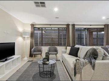 Stylish Family Living in Armstrong Creek