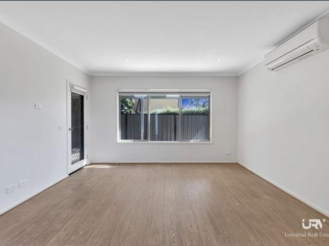 Stylish Family Living in Aston Estate !