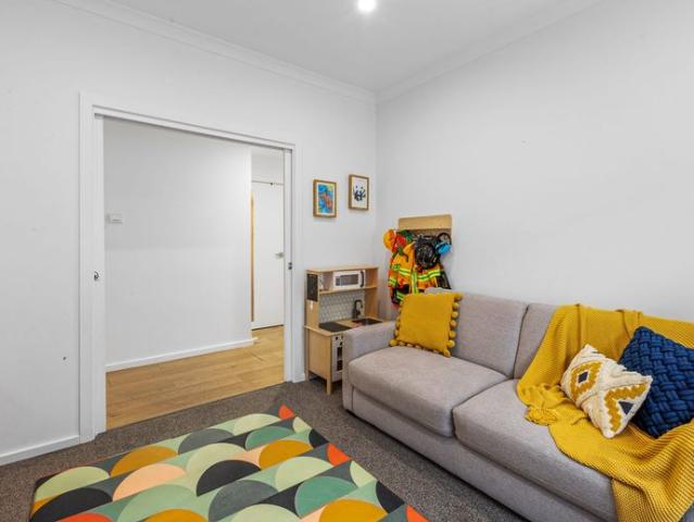 Stylish Family Living in Lightsview