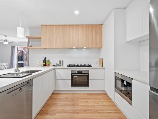 Stylish Family Living in Sought After Ormeau Hills