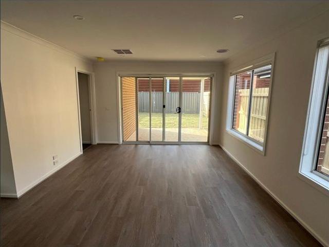 Stylish Family Living in Sought After Brookfield