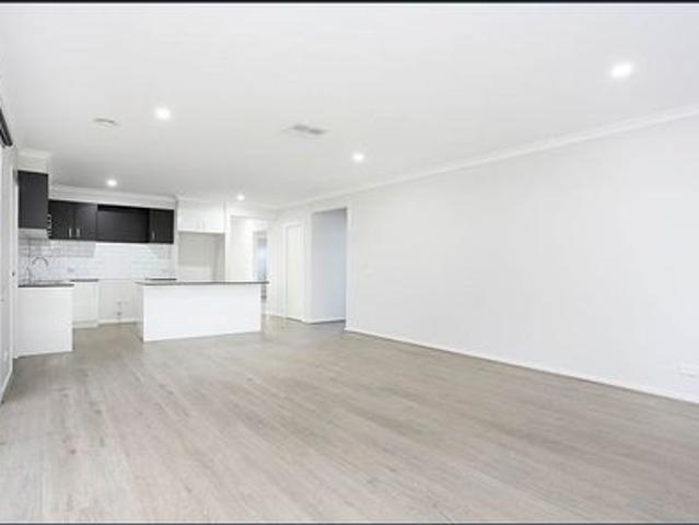 Stylish Family Living in Prestigious Stonehill Estate