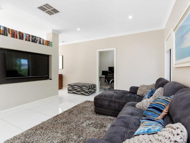 Stylish Family Living in Prime Estella Location