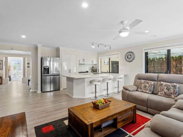 Stylish Family Living in Prime Mornington Location