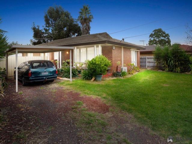 Stylish Family Living in the Heart of Melton South!