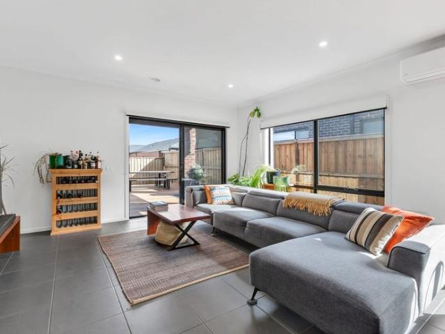 Stylish Family Living in the Heart of Armstrong Creek