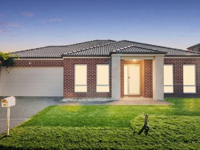 Stylish Family Living in the Heart of Doreen