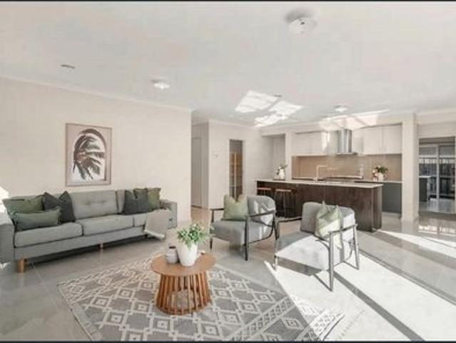 Stylish Family Living in the Heart of Doreen