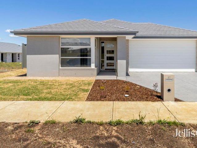 Stylish Family Living in the Heart of Lucas
