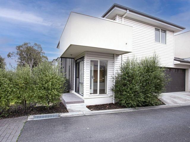 Stylish Family Living in the Heart of South Morang