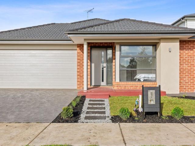 Stylish Family Living in the Sought After Anchoridge Estate
