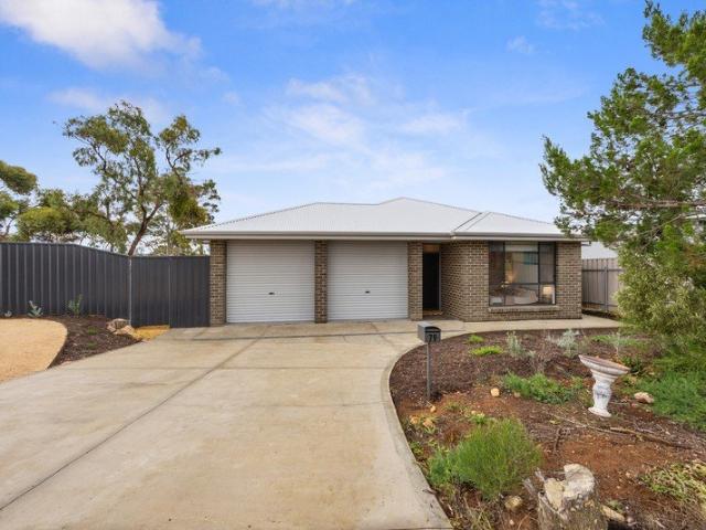 Stylish Family Living on a Spacious 867m2
