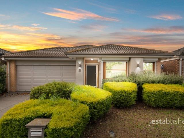 Stylish Family Living with Exceptional Entertaining in the Heart of Saltwater Coast