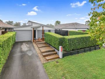 Stylish Family Living with Exceptional Outdoor Entertaining