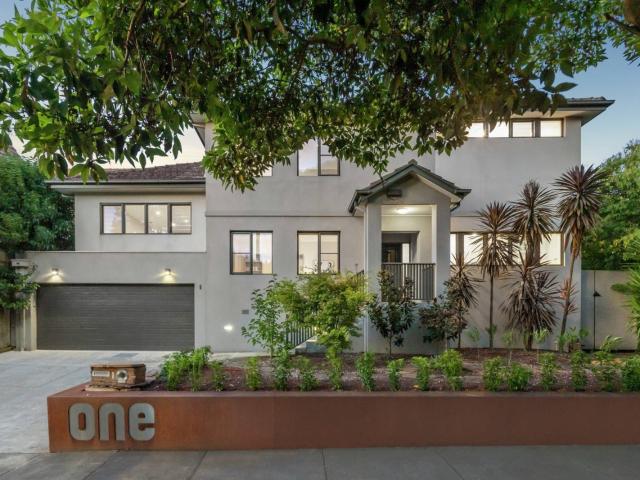 Stylish Family Living with Poolside Entertaining in a Quiet Cul de Sac