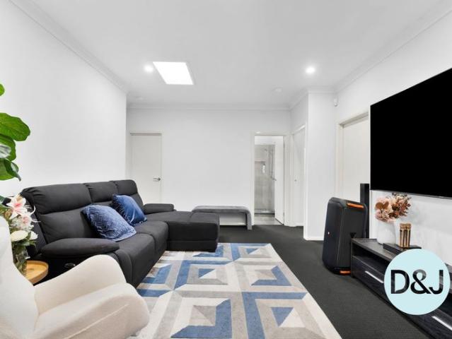 STYLISH FAMILY LIVING WITH SPACE TO IMPRESS