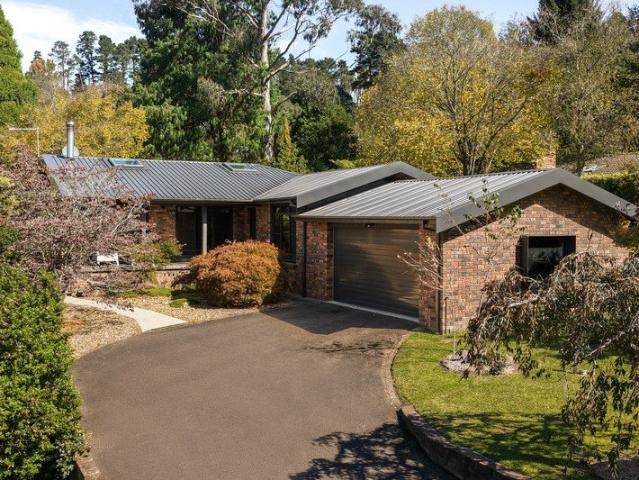 Stylish Family Living with Space and Flexibility in a Desirable Locale