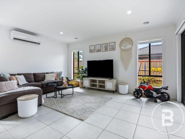 STYLISH FAMILY LIVING WITH SPACE, COMFORT & MODERN CONVENIENCE