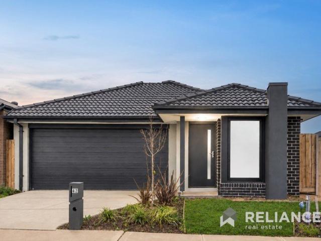 Stylish Family Living Within Walking Distance of Shops & Wyndham Vale Station!