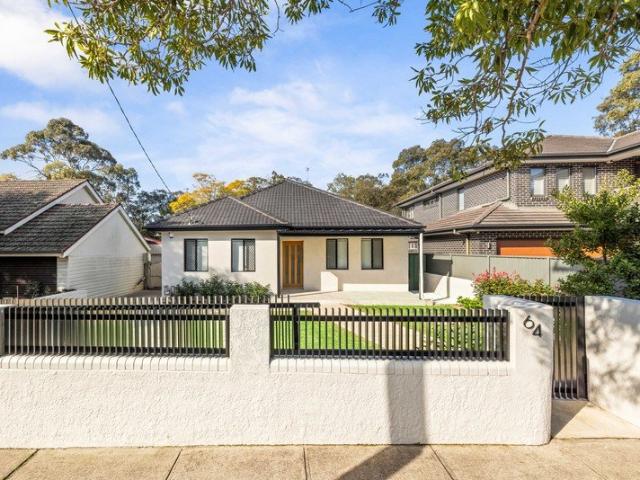 Stylish family oasis with brand new granny flat