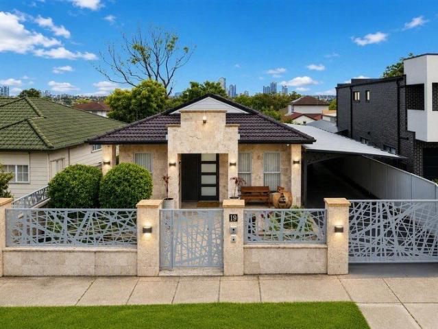 Stylish Family Residence on a Spacious 710sqm Parcel with Exceptional Outdoor Space