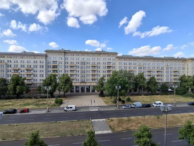 Stylish First Occupancy in a Listed Heritage Building: Fully Renovated 3 Room Apartment on Karl Marx Allee, Berlin Amsterdam Apartments for Rent