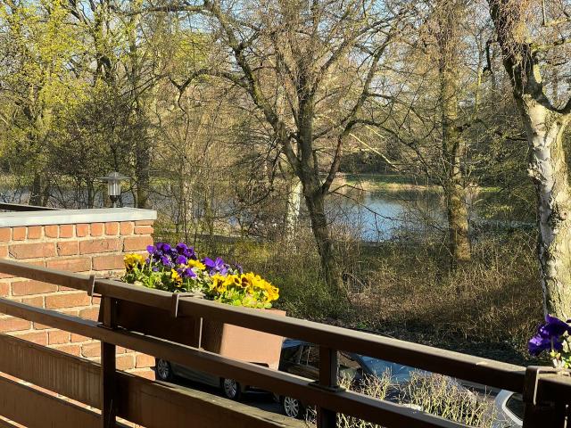 Stylish first occupancy in a sought after prime location by Schönwasserpark, natural idyll and excellent transport links, Krefeld Amsterdam Apartments for Rent