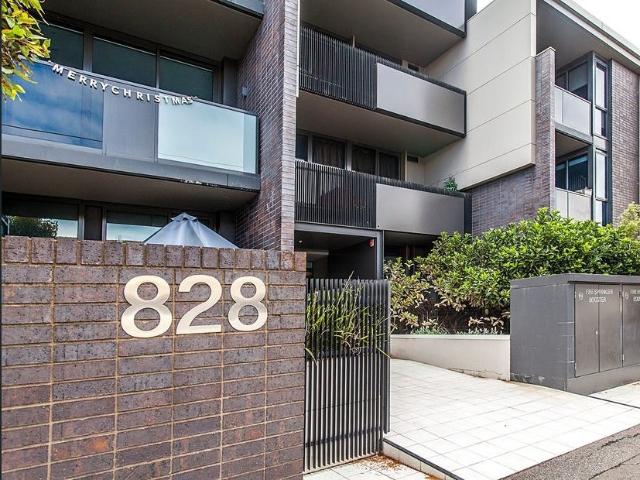 Stylish First Floor Camberwell Apartment