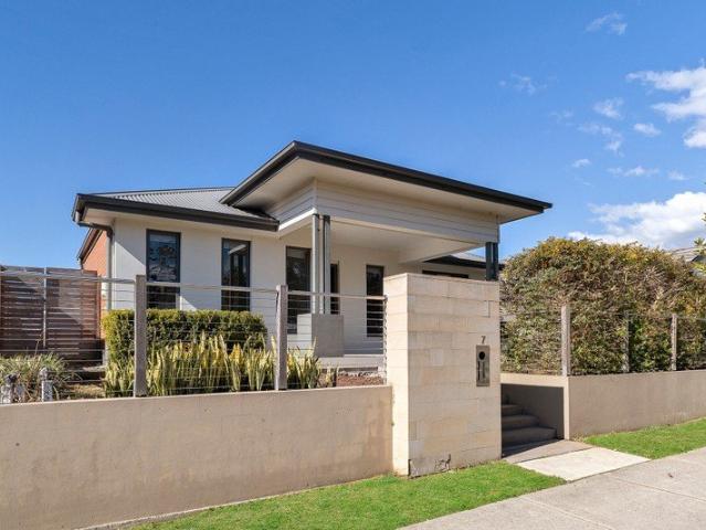 Stylish First Home Gem or Savvy Investment in Well Connected Location