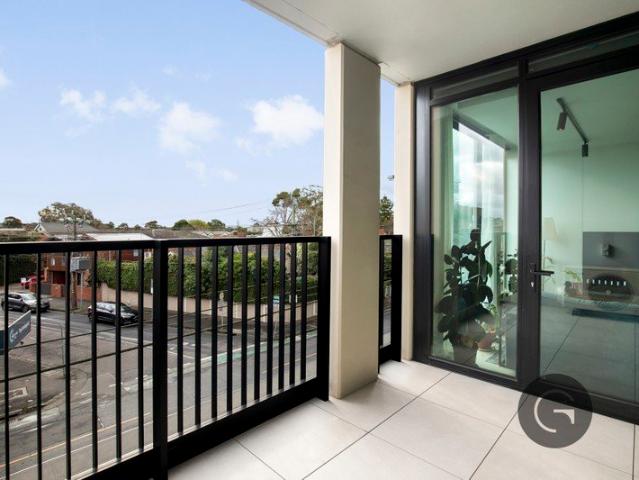 Stylish Fitzroy North Retreat With Lifestyle At Its Doorstep