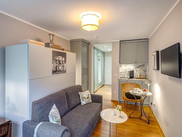 Stylish flat in the quiet rear building