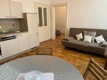 Stylish Flat with Shared Garden Use, Vienna Amsterdam Apartments for Rent
