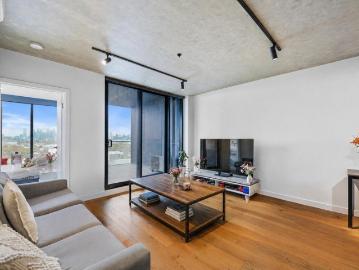 Stylish Footscray Living with Stunning City Fringe Appeal