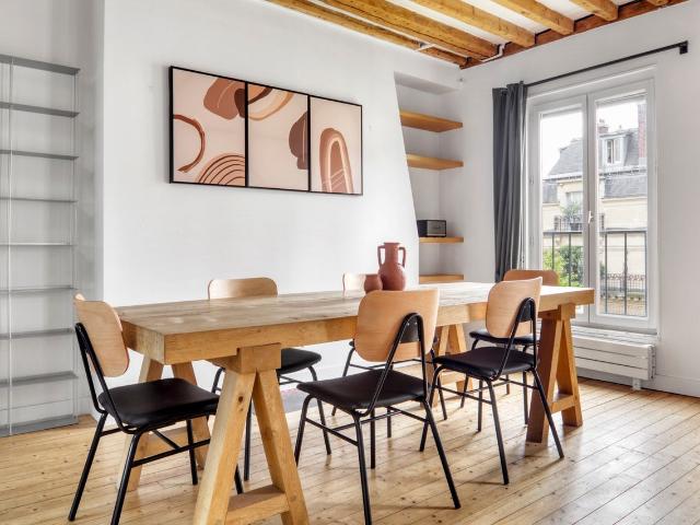 Stylish Four Bedroom Apartment in the Heart of Paris, Paris Amsterdam Apartments for Rent