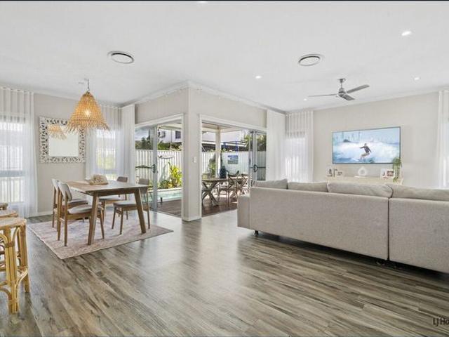 Stylish Four Bedroom Coastal Home With Pool
