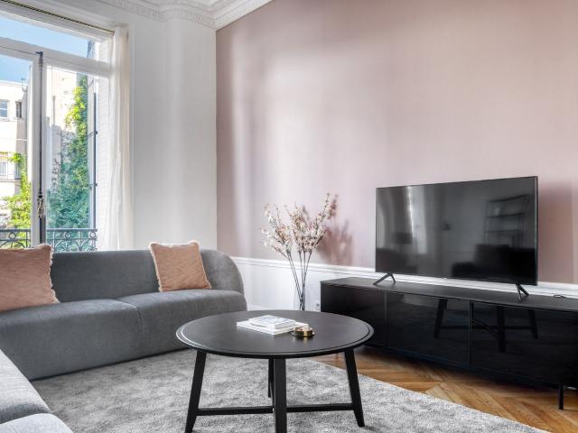 Stylish Four Bedroom Paris Apartment Awaits You!, Paris Amsterdam Apartments for Rent