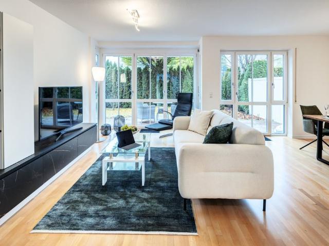 Stylish garden apartment in Bogenhausen for rent