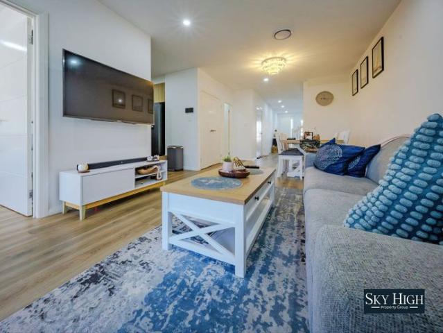 Stylish & Generous 5bed+study Family Home Positioned in the Highly Desired Schofields Public School Catchment