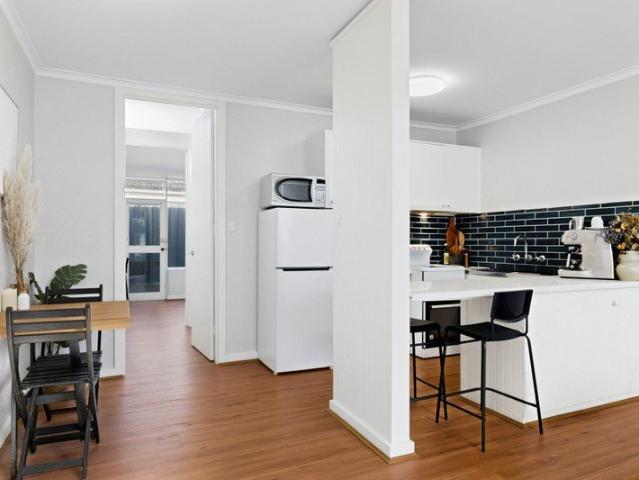 Stylish Glen Iris Retreat | Private Courtyard, Dedicated Parking & Easy Care Living