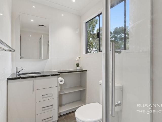 Stylish Gooseberry Hill Home with Captivating Views
