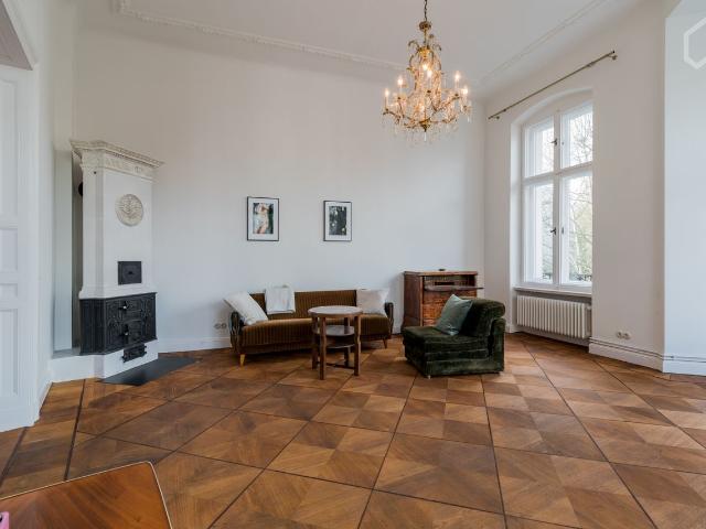 Stylish & grand Gründerzeit apartment with original parquet flooring from the period, Berlin Amsterdam Apartments for Rent