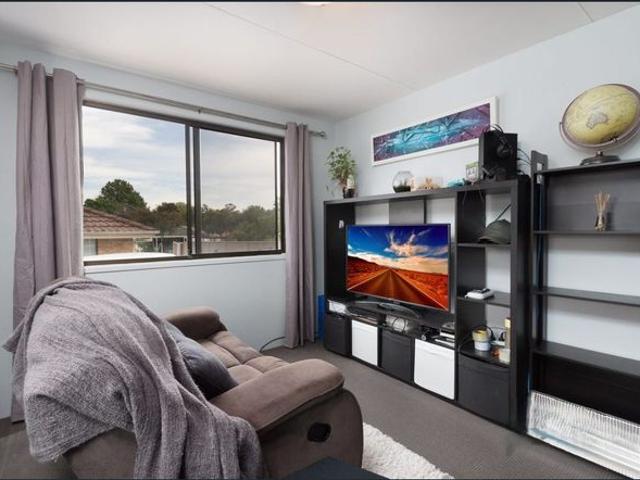 Stylish Granny Flat with Parking!