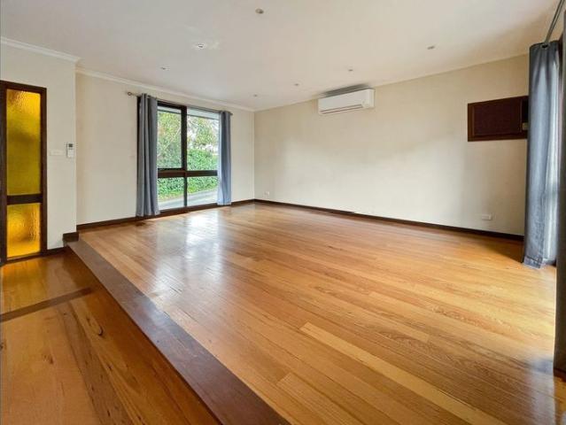 Stylish Greensborough Living in a Convenient Location