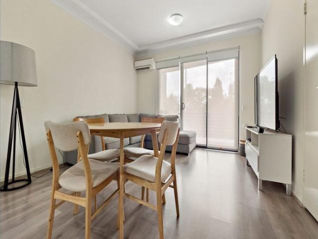 Stylish Ground Floor Unit with Private Courtyard in a Prime Location