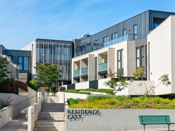 Stylish Ground Floor Apartment in Prime Mont Albert Location