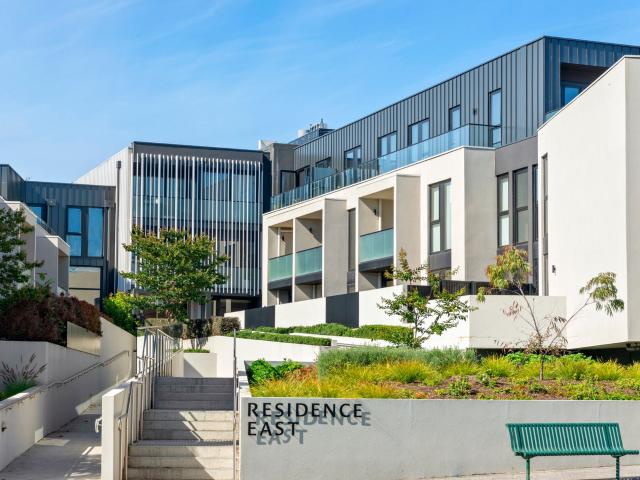 Stylish Ground Floor Apartment in Prime Mont Albert Location